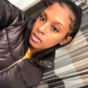 Meet your Posher, Joi